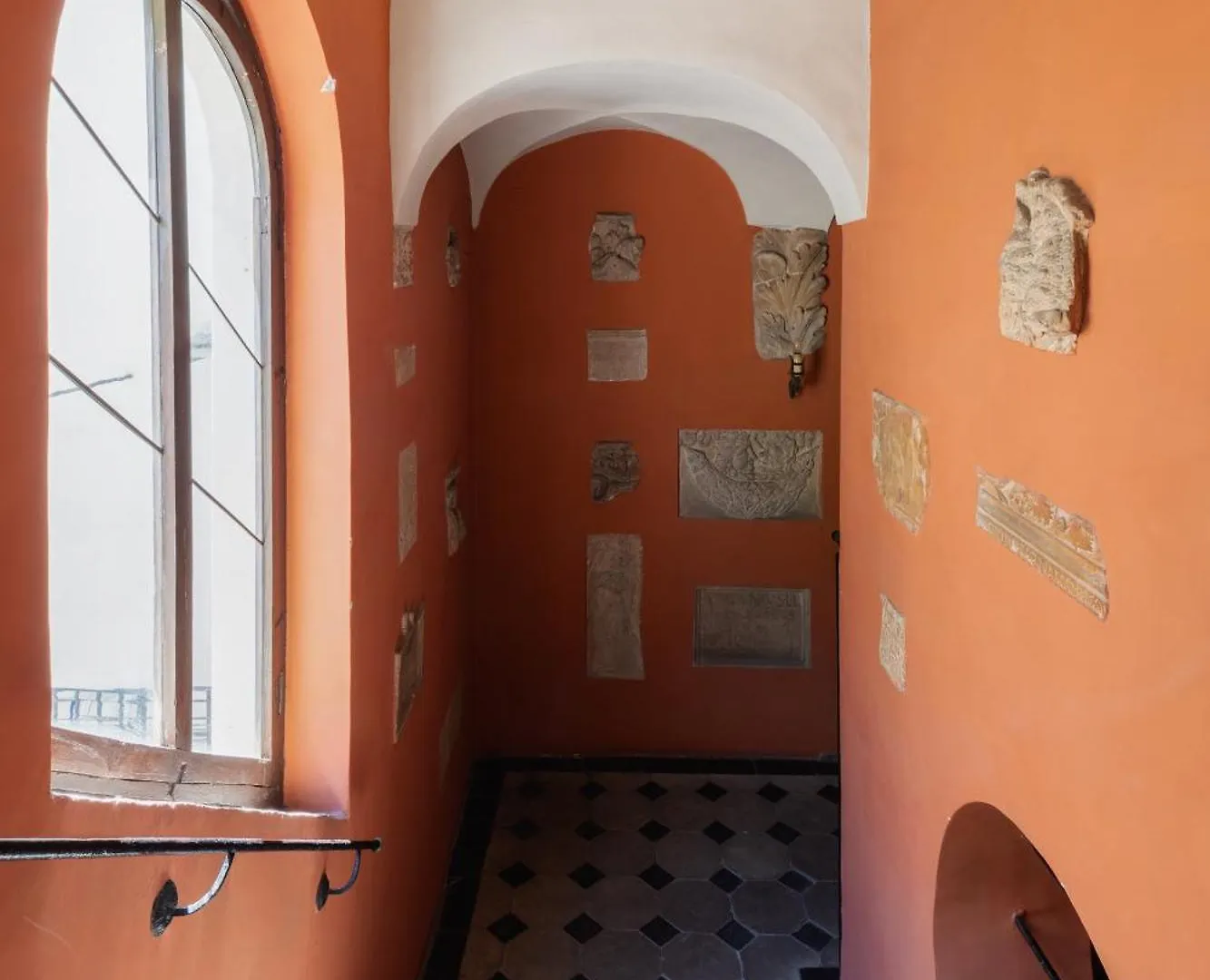 YoursuiteRoma 0*, Roma