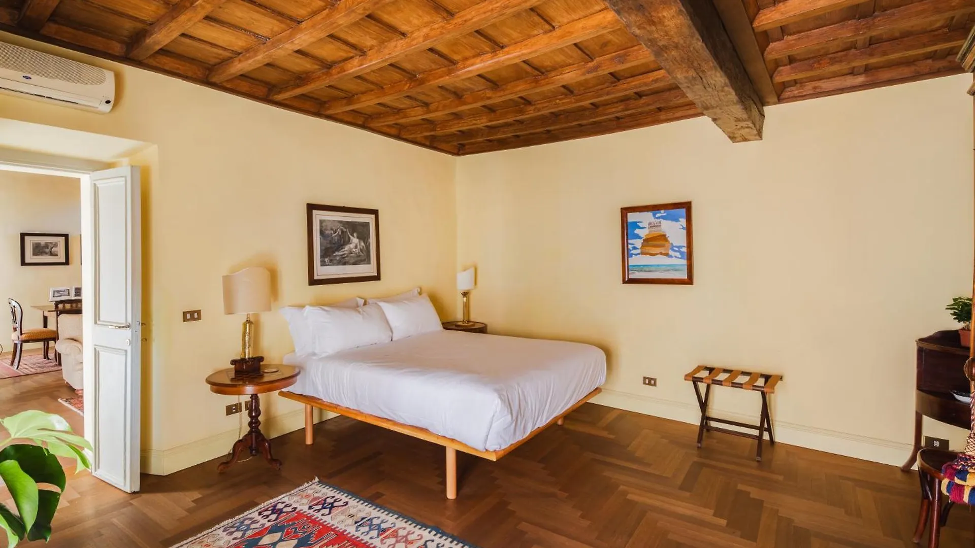 Yoursuiterome Italy