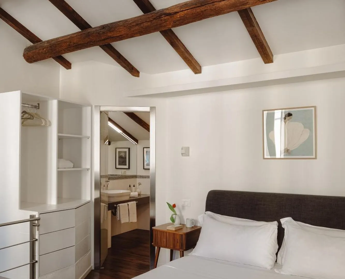 Apartment Yoursuiterome Italy